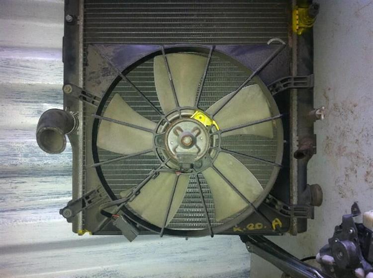 Диффузор радиатора Хонда Стрим в Аргуне 7847